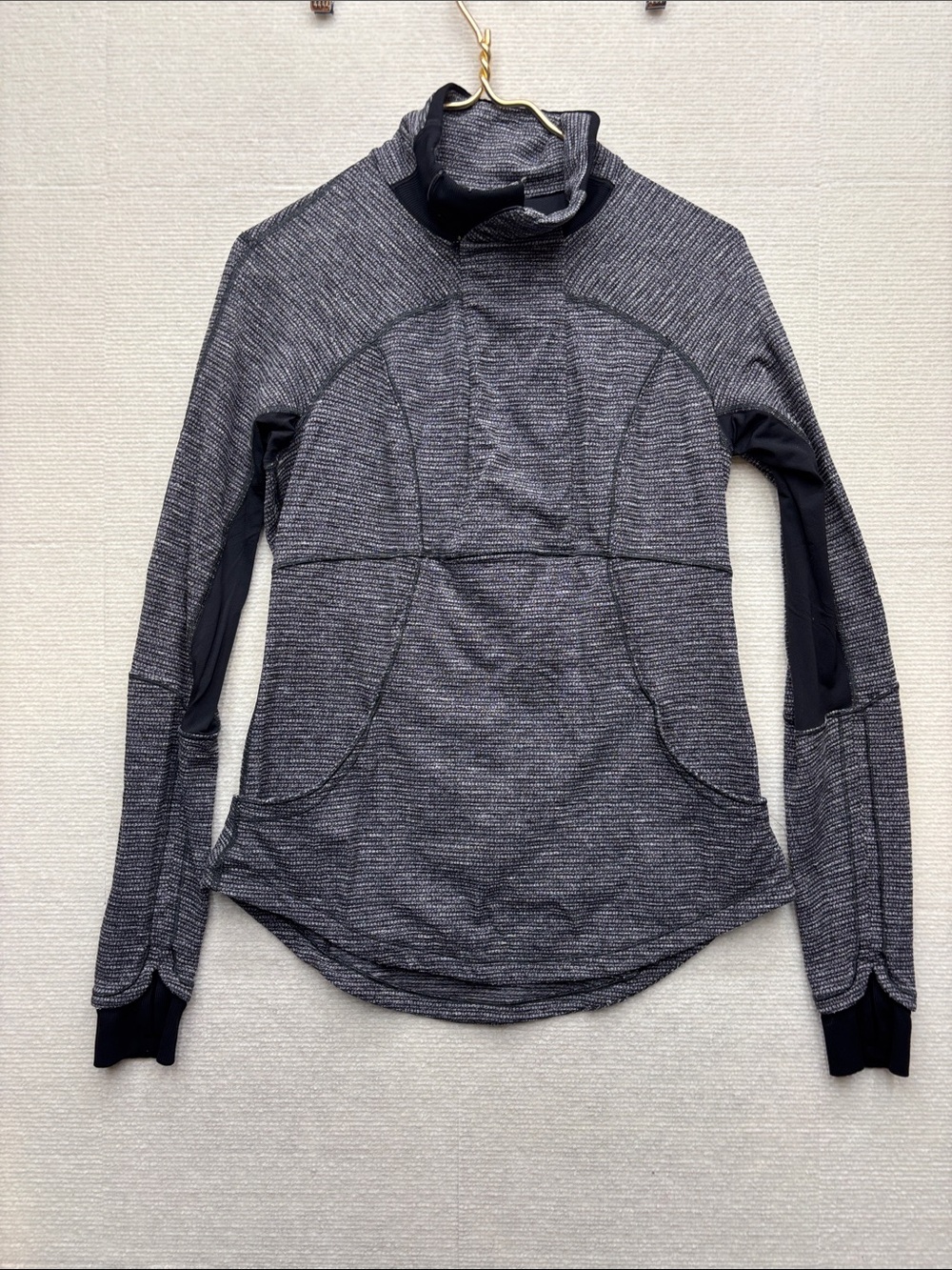 LULULEMON | 10 Women’s Heathered Gray Performance Quarter-Zip Pullover